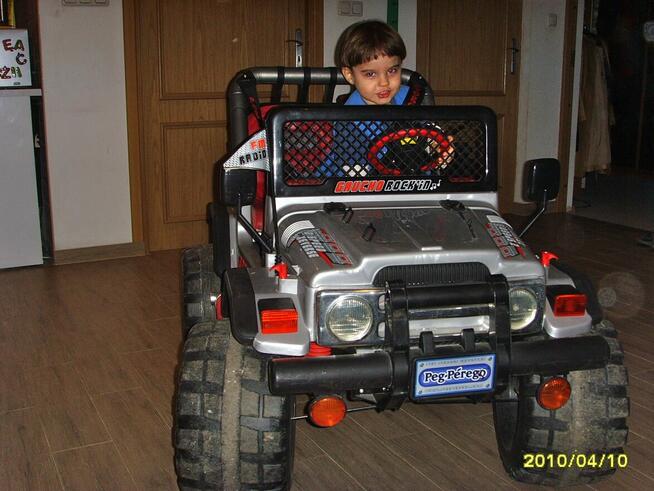 Sprzedam auto na akumulator dla dziecka