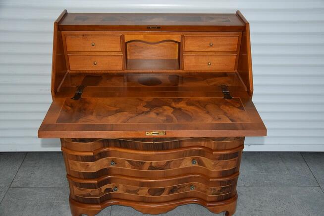 sekretarzyk z drewna orzechowego - jak nowy