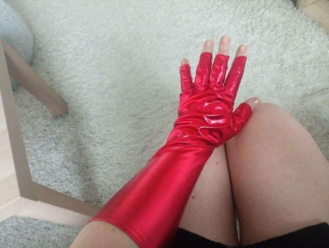 Błyszczące rękawiczki