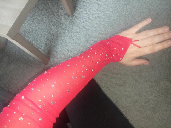 Rękawiczki z cyrkoniami