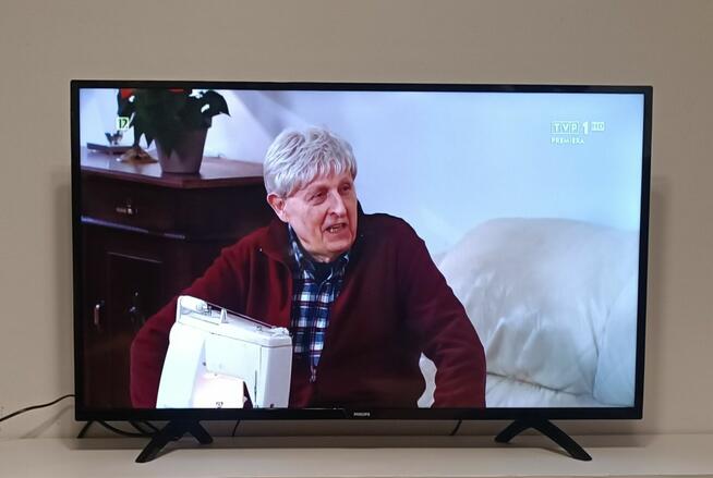 42 Cali Telewizor PHILIPS LED DVB-T2 HEVC + Hdmi + Uchwyt +