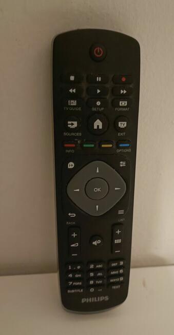 42 Cali Telewizor PHILIPS LED DVB-T2 HEVC + Hdmi + Uchwyt +