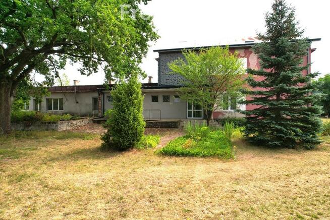 Na sprzedaż budynek po byłej szkole, murowany.