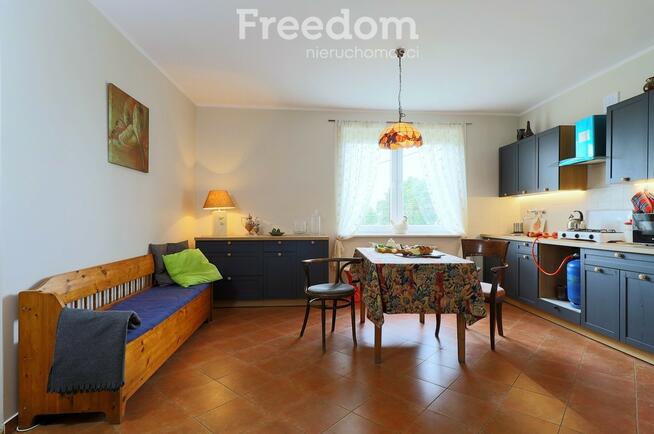 Na sprzedaż budynek po byłej szkole, murowany.