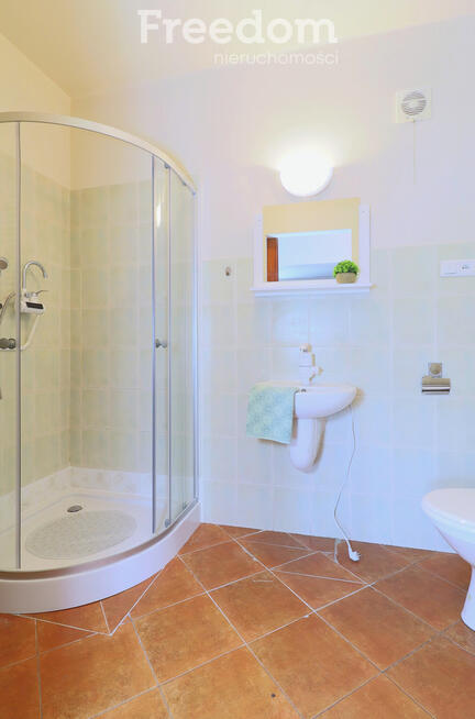 Na sprzedaż budynek po byłej szkole, murowany.