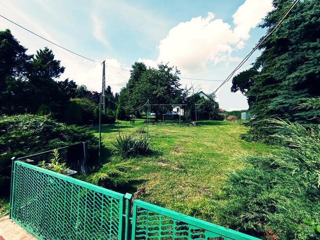 Dom na dużej działce graniczący z rz. Ciemięgą.