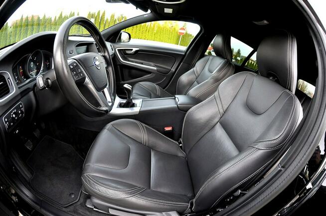 Volvo V60 Black Edition LiFt 2,0 D3 150Km Ledy Digital Navi Skóra Full Opcja