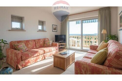 Przestronny dom do wykończenia na dużej działce.