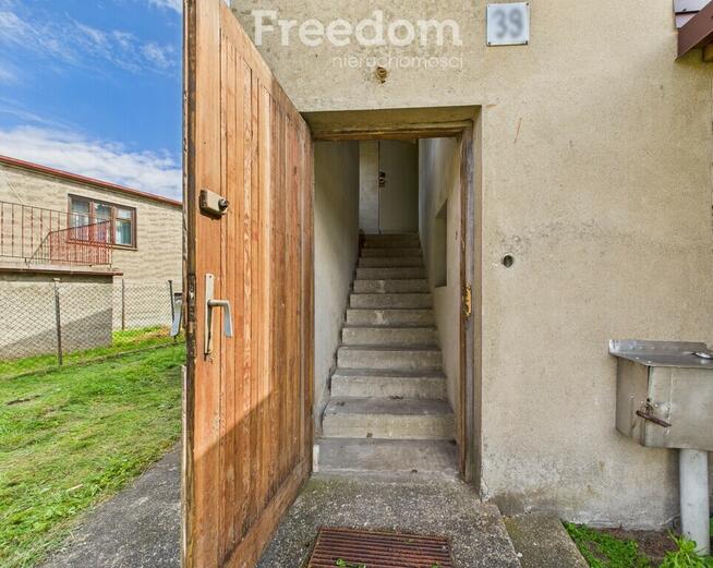 Dom w Olsztynku z budynkiem gospodarczym