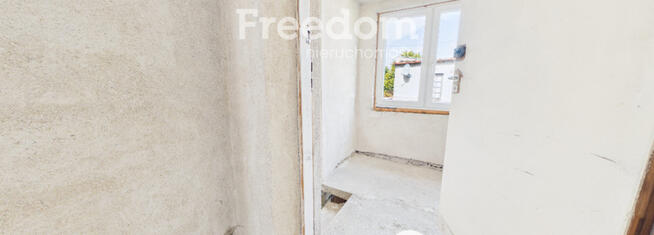 Dom w Olsztynku z budynkiem gospodarczym