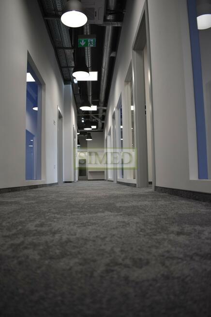 Biurowiec , parking , sale konferencyjne,dostęp 24