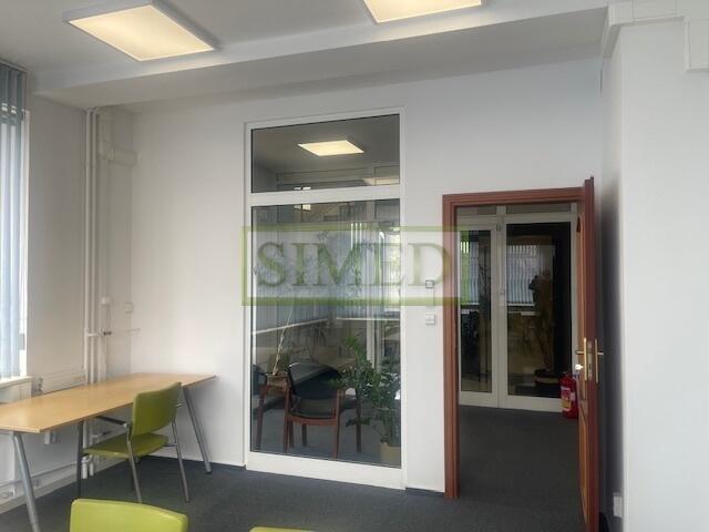 Biuro 4 pokoje , parking ,dostęp24h,recepcja .