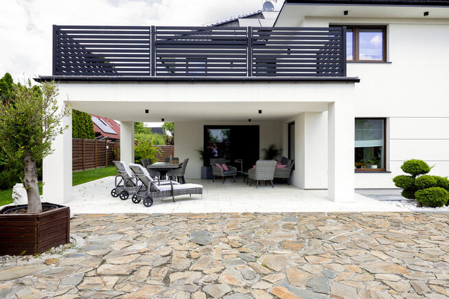 Nowoczesny dom z sauną, pięknym ogrodem - Wilkszyn