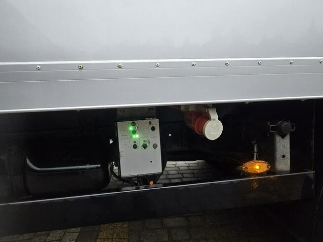 Iveco Daily 65C18 3.0 HI-MATIC / Chłodnia Mroźnia Winda