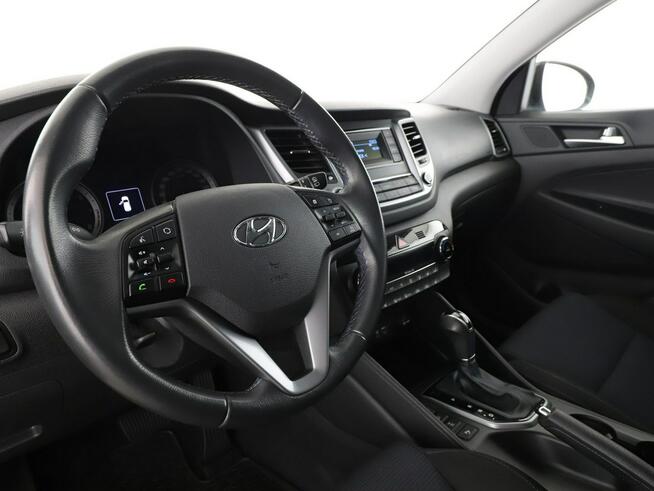 Hyundai Tucson 4x4 automat klima auto grzane fotele czujniki parkowania hak