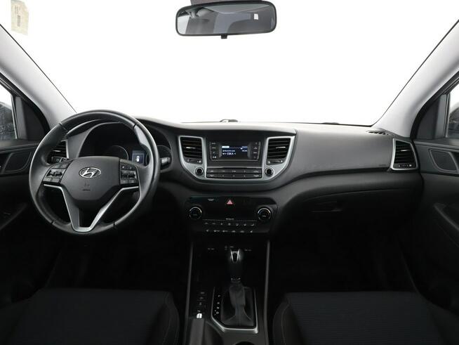 Hyundai Tucson 4x4 automat klima auto grzane fotele czujniki parkowania hak