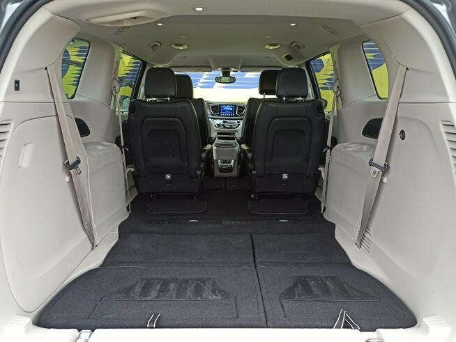 Chrysler Pacifica 3.6 V6, 2,5 roku w kraju, Bezwypadkowy