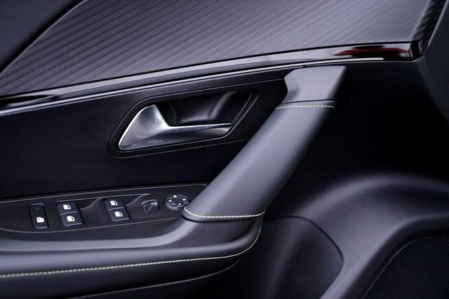 Peugeot 2008 GT skóra BLIS nawi kamera FUL LED line asist AUTOMAT-8 alusy