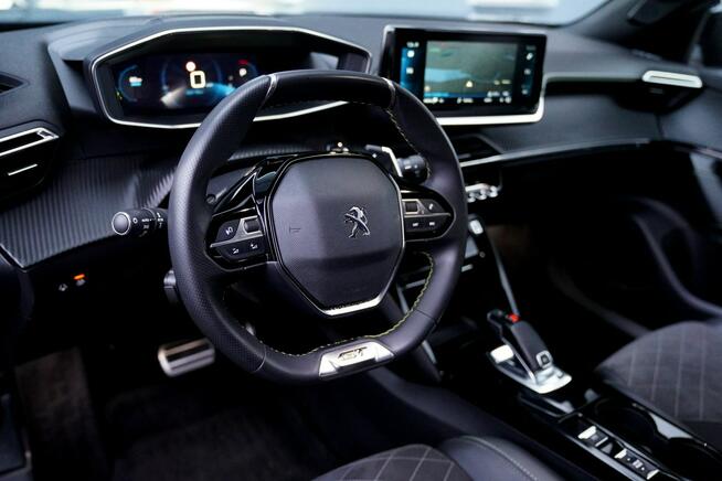 Peugeot 2008 GT skóra BLIS nawi kamera FUL LED line asist AUTOMAT-8 alusy