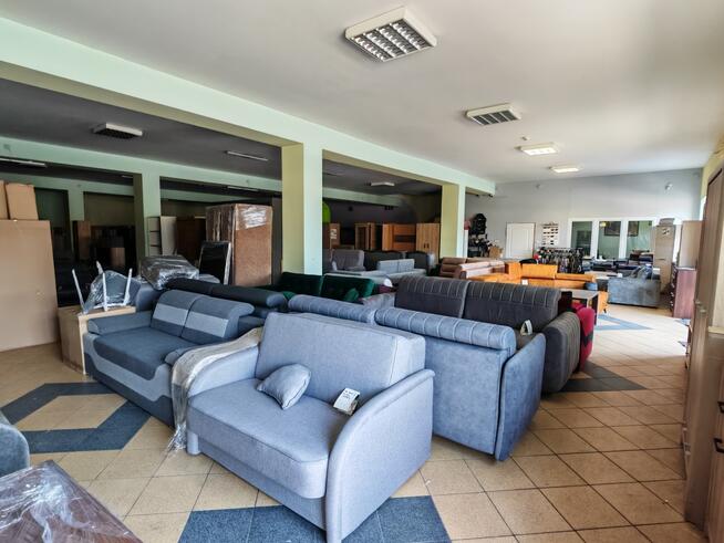 Hala handlowo-usługowa w centrum Bełchatowa