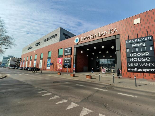 Hala handlowo-usługowa w centrum Bełchatowa