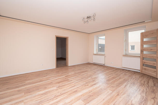 Dwupokojowe mieszkanie na parterze.