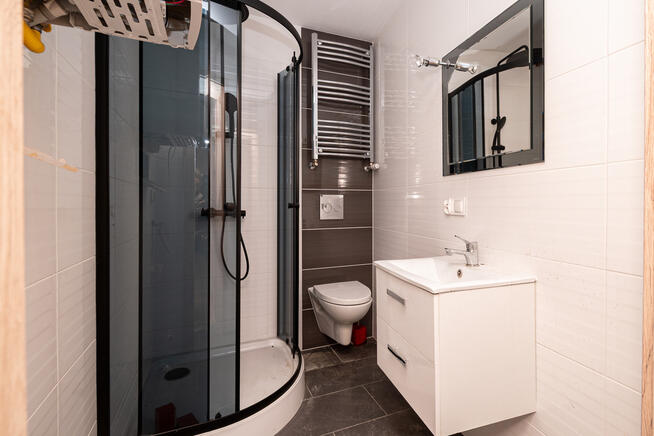 Dwupokojowe mieszkanie na parterze.