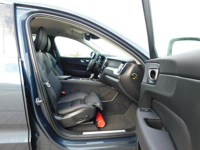Volvo XC 60 z Gwarancją Skóra Fotele Comforty Kamera HAK Model 2020r