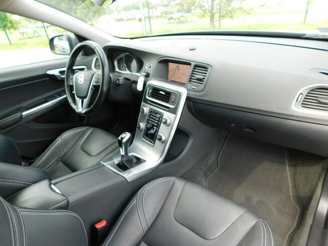 Volvo V60 z Gwarancją BLiS LCD Zegary Skóra Fotele Profilowane