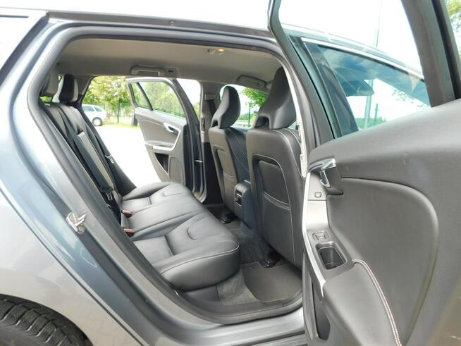 Volvo V60 z Gwarancją BLiS LCD Zegary Skóra Fotele Profilowane