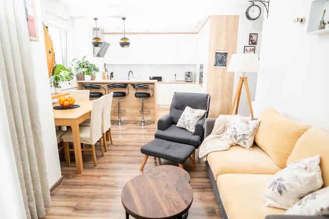 Bez prowizji! Przytulne dwa pokoje z dużą loggią!