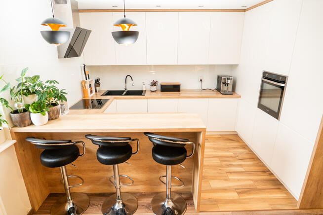 Bez prowizji! Przytulne dwa pokoje z dużą loggią!