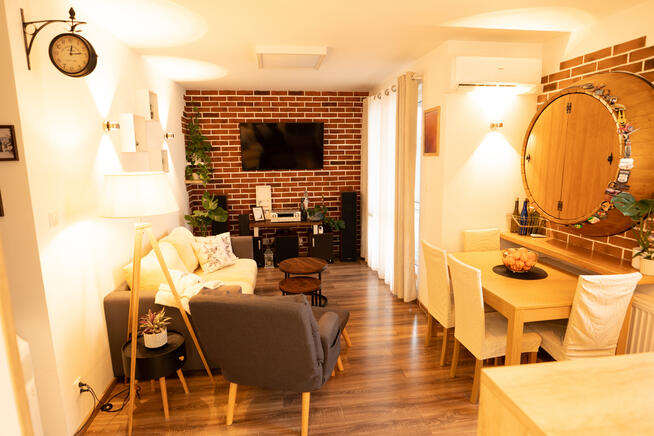 Bez prowizji! Przytulne dwa pokoje z dużą loggią!