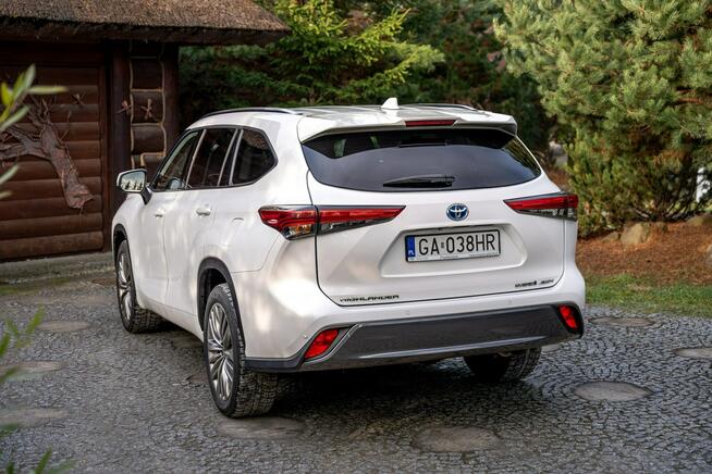 Toyota Highlander Prestige + Pakiet TECH / 2.5 Hybrid / 2kpl opon / Salon PL / Bezwypadk