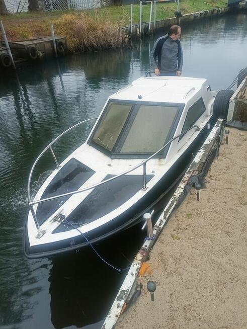 Fajną łódkę Sprzedam tanio.