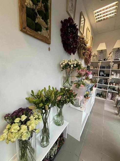 ODSTĄPIĘ / ODSPRZEDAM DZIAŁAJACĄ DOBRZE PROSPERUJĄCĄ KWIACIA