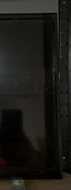 22 Cali Telewizor LED FULL HD DVB-T2 HEVC + Hdmi + Upominek