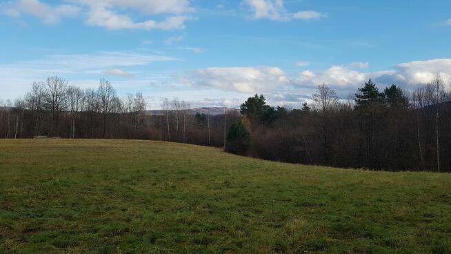 Uzbrojona działka widokowa na wzgórzu w Bieszczadach