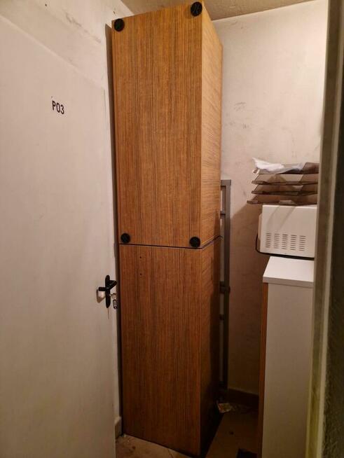 Syndyk sprzeda wyposażenie biurowe