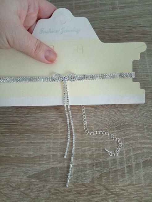 Diamentowa kolia z kokardką