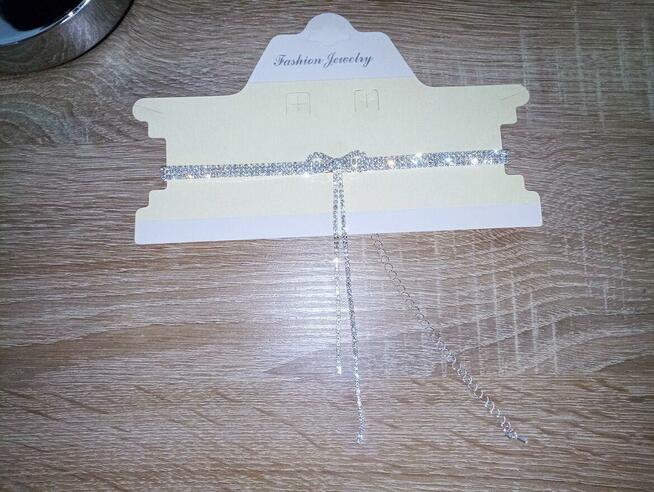 Diamentowa kolia z kokardką