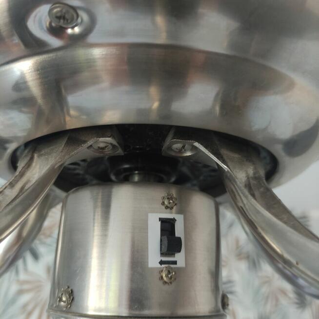 Lampa sufitowa z wiatrakiem do sypialni lub salonu pokoju