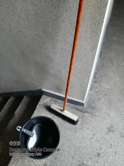 Szukam pracy pracownik do sprzątania terenów zewnętrznych