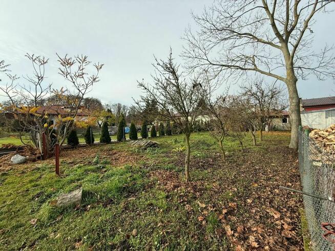 Lokal z działką blisko jeziora idealny pod remont