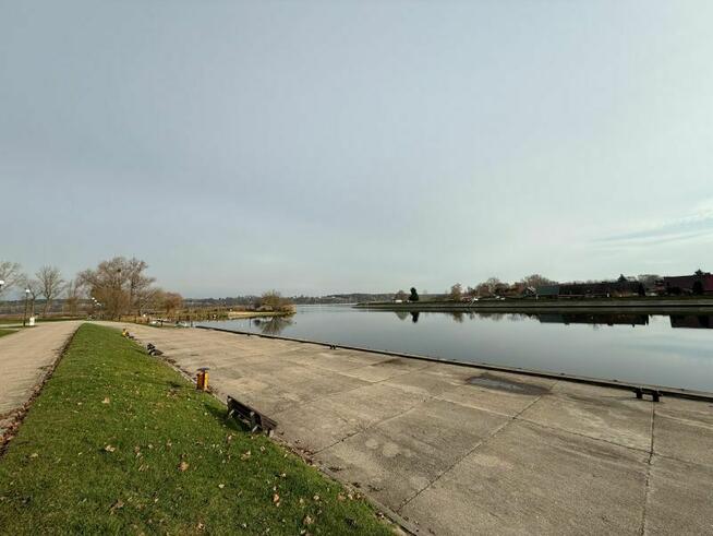 Lokal z działką blisko jeziora idealny pod remont