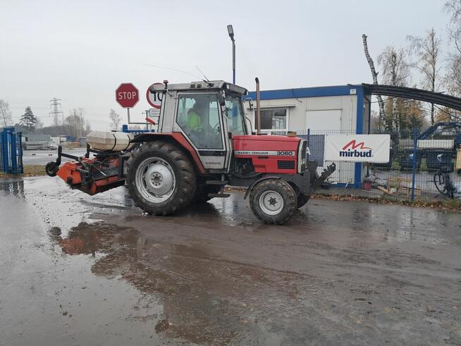 Traktorzysta operator ciagnika