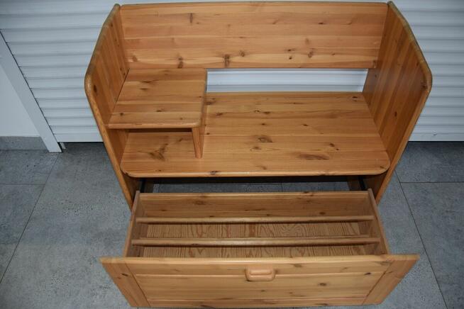 szafka na buty z siedziskiem z drewna sosnowego