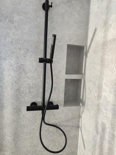 Fliziarz glazurnik oferuje swoje usługi wykończenia wnętrz