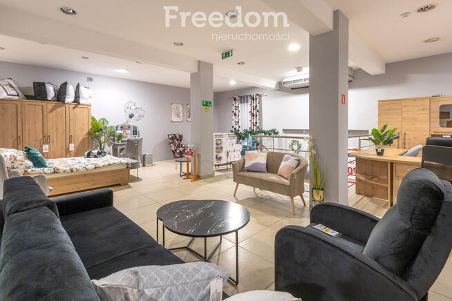 Duży lokal usługowy w centrum Ciechanowa