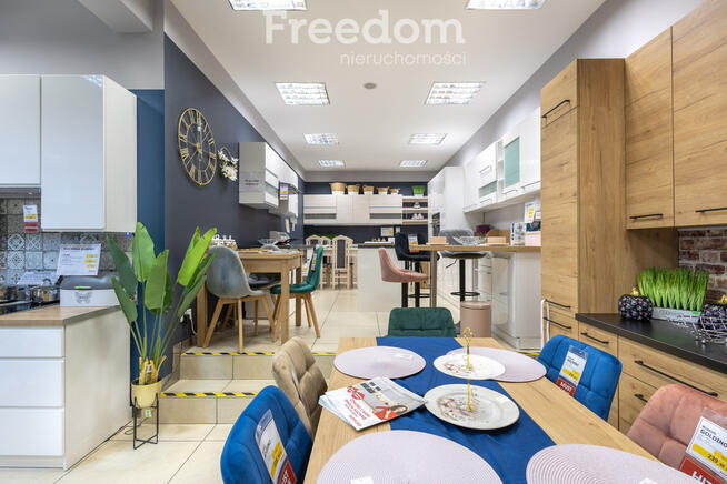 Duży lokal usługowy w centrum Ciechanowa